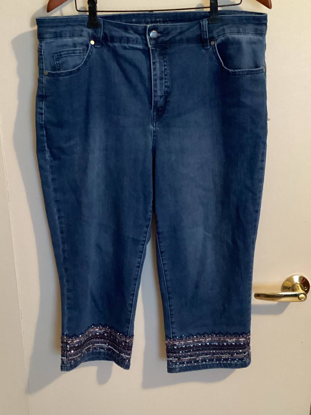 Embellished Hem Dark Blue Cropped Women's Jeans